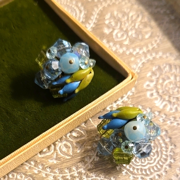 Vintage Beaded Cluster Earrings made in West Germany - Picture 1 of 7